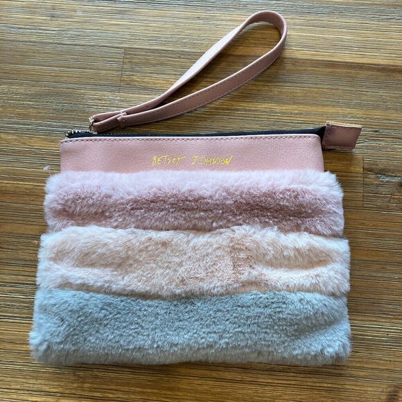 Betsey Johnson pastel fur wristlet make up bag pouch‎ - Picture 1 of 4